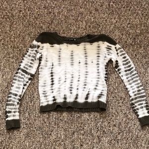 Star Vixen - army green/white sweater